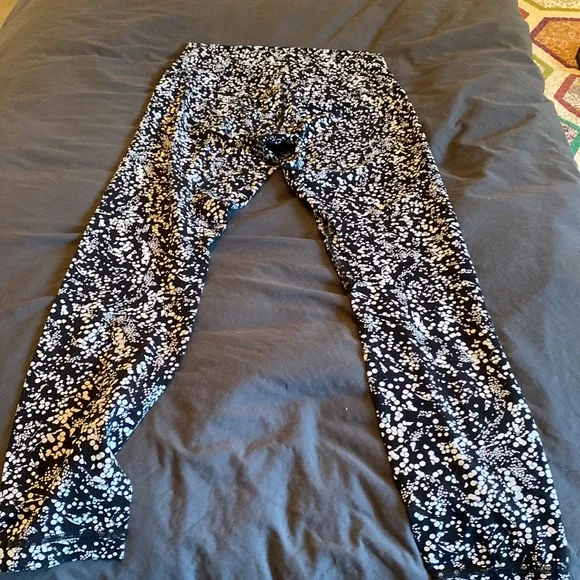 Lululemon Aligns Chirasu Black 6 - Picture 5 of 7